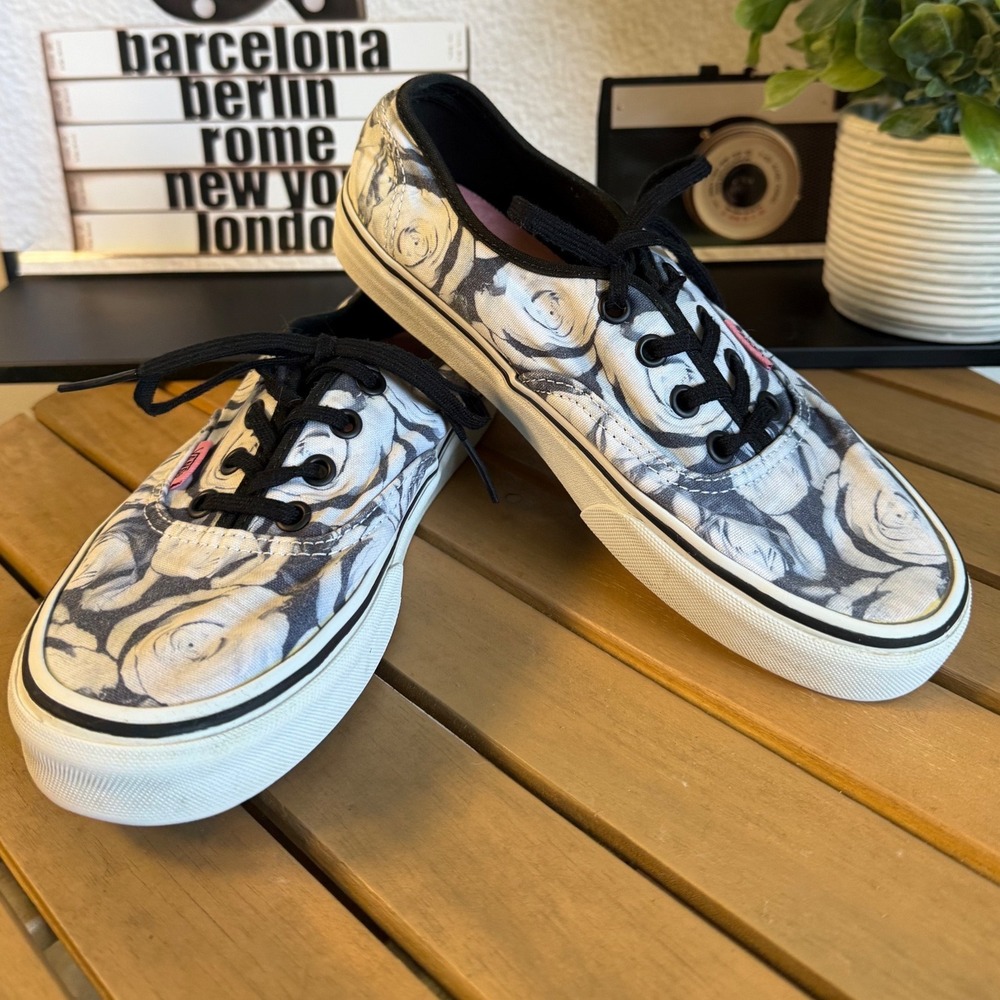 Vans Authentic Romantic Floral Rose Canvas Sneakers Womens 7 Monochrome Skater